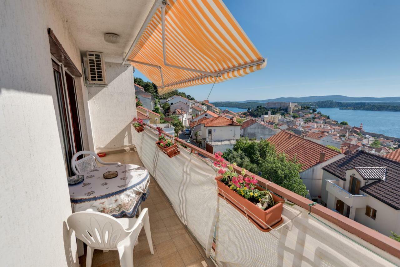 Lara Apartment Šibenik Esterno foto