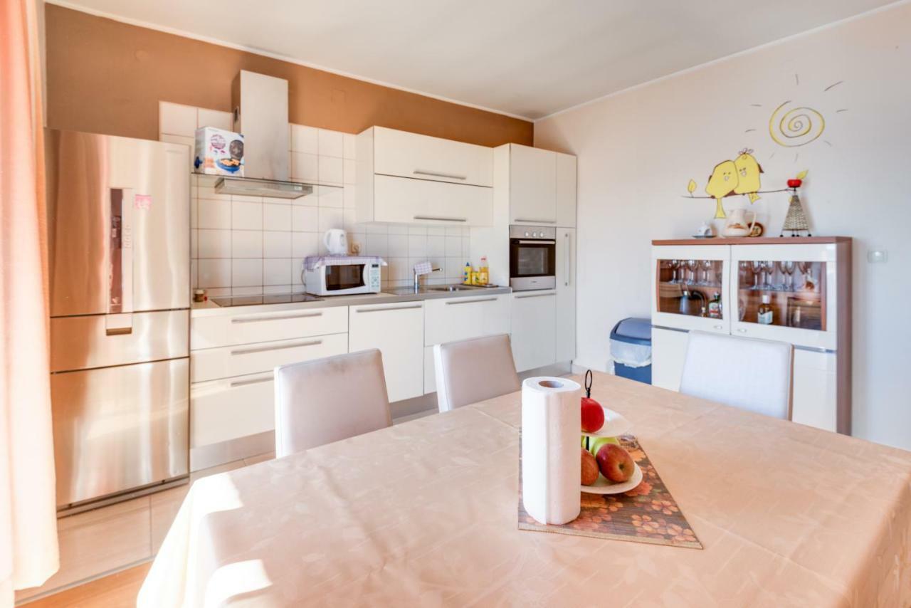 Lara Apartment Šibenik Esterno foto