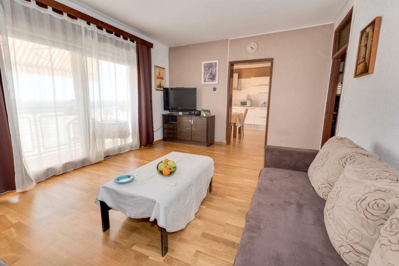 Lara Apartment Šibenik Esterno foto