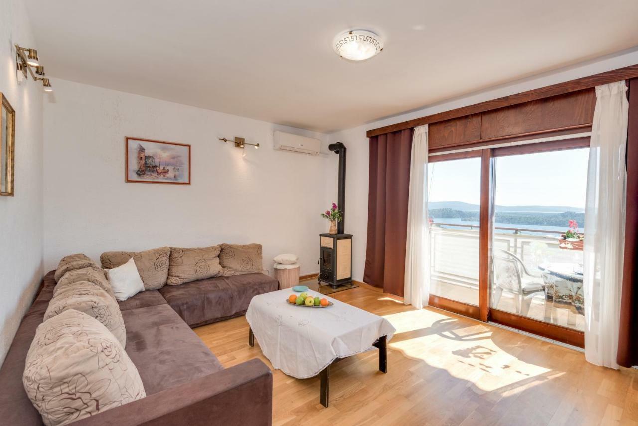 Lara Apartment Šibenik Esterno foto